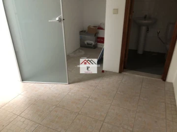 Loja para Arrendamento em Santo Antonio dos Olivais