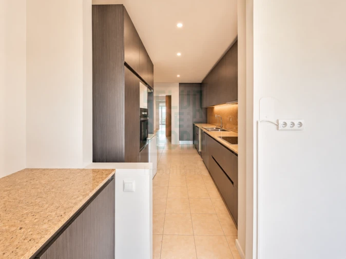 Apartamento T4 para Venda em Bonfim Foto 11