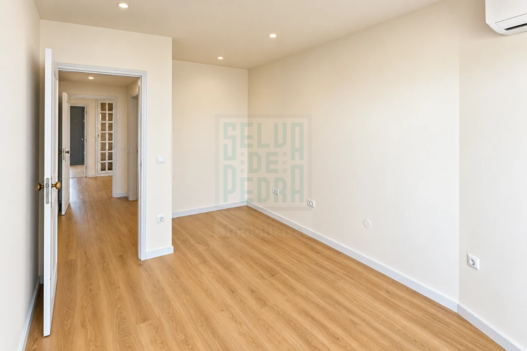 Apartamento T4 para Venda em Bonfim Foto 29