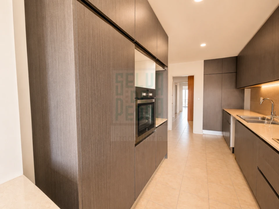 Apartamento T4 para Venda em Bonfim Foto 12