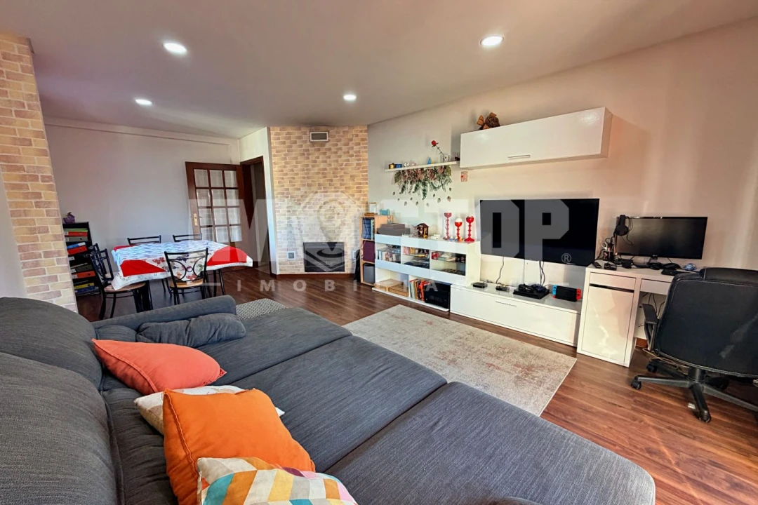 Apartamento T3 para Venda em Oiã Foto 1