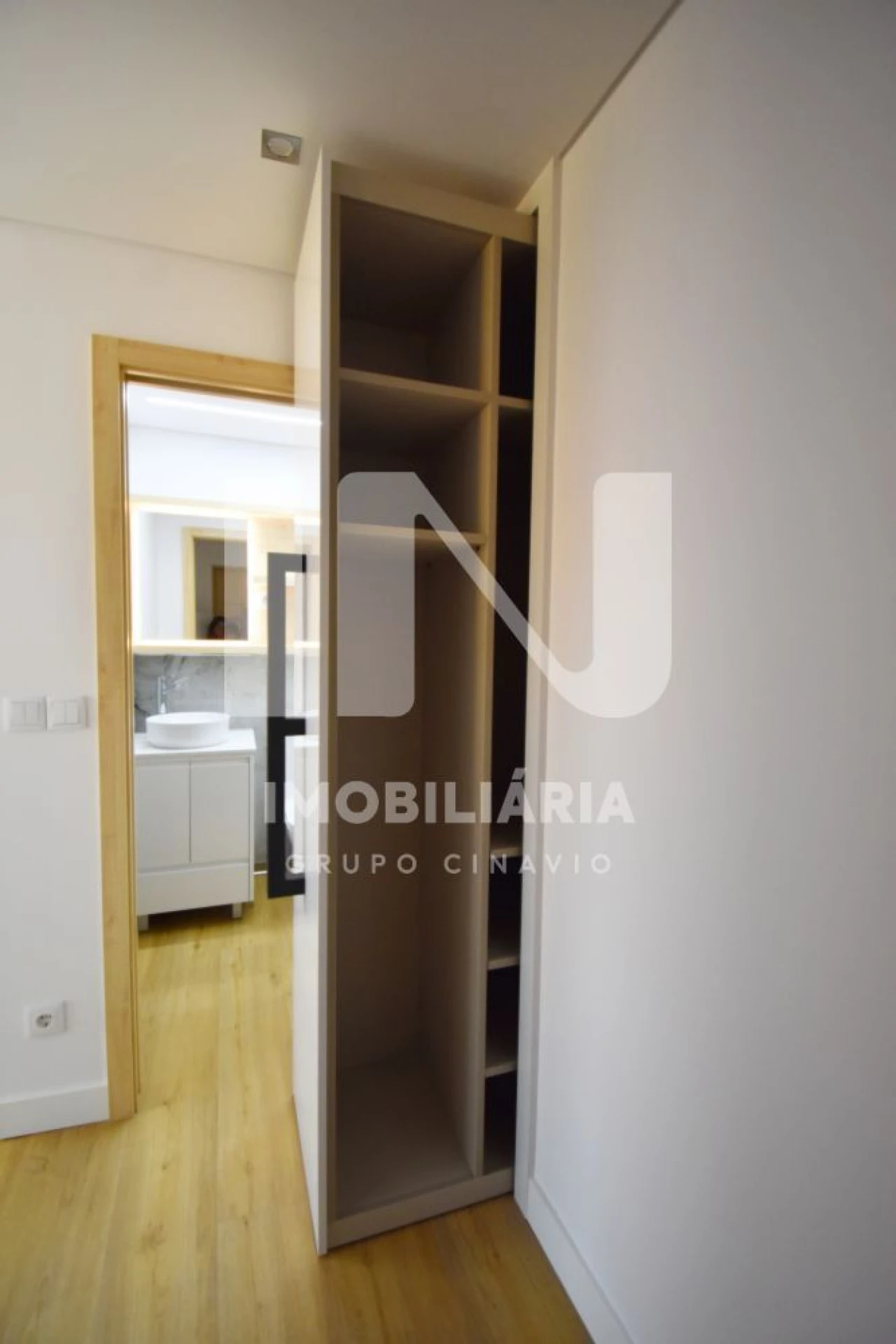 Apartamento T0 para Venda em Cedofeita, Santo Ildefonso, Sé, Miragaia, São Nicolau e Vitória Foto 6
