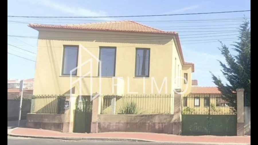 Moradia T4 para Venda em Avanca