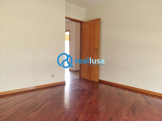 Apartamento T3 para Venda em Rio Tinto Foto 5