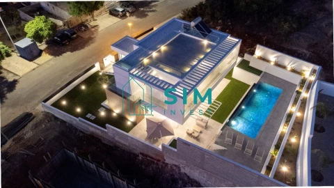 Moradia T4 para Venda em Loule (São Clemente)