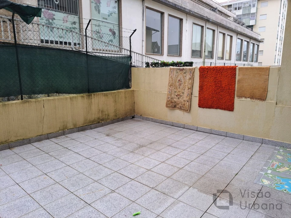 Apartamento T2 para Venda em Viseu Foto 13
