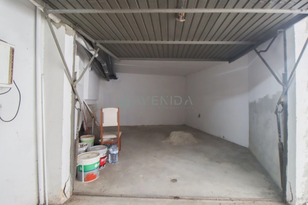 Garagem para Venda em Baixa da Banheira e Vale da Amoreira Foto 1