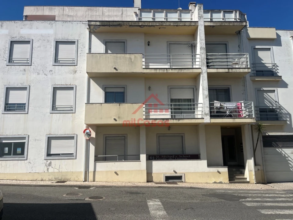 Apartamento T3 para Arrendamento em Bombarral e Vale Covo Foto 1