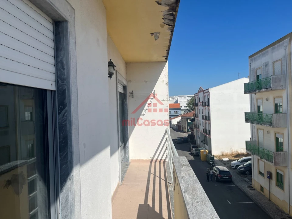 Apartamento T3 para Arrendamento em Bombarral e Vale Covo Foto 8
