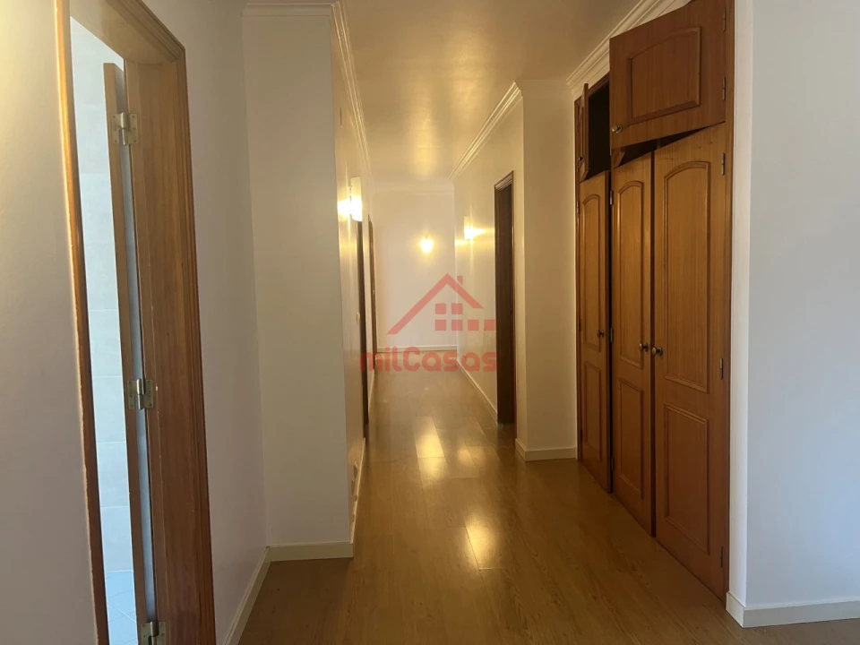 Apartamento T3 para Arrendamento em Bombarral e Vale Covo Foto 10