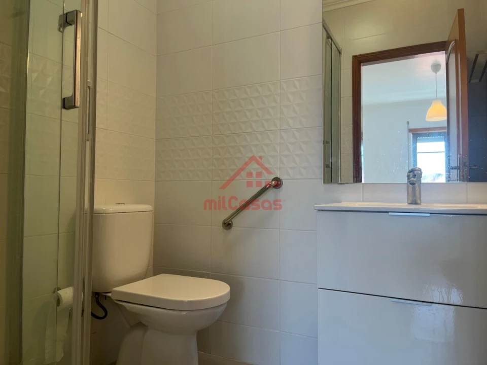 Apartamento T3 para Arrendamento em Bombarral e Vale Covo Foto 19