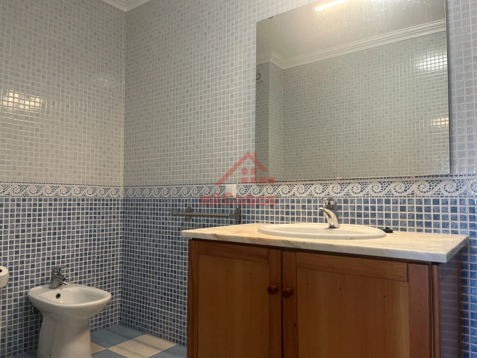 Apartamento T3 para Arrendamento em Bombarral e Vale Covo Foto 22