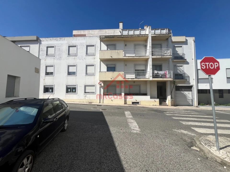 Apartamento T3 para Arrendamento em Bombarral e Vale Covo Foto 25