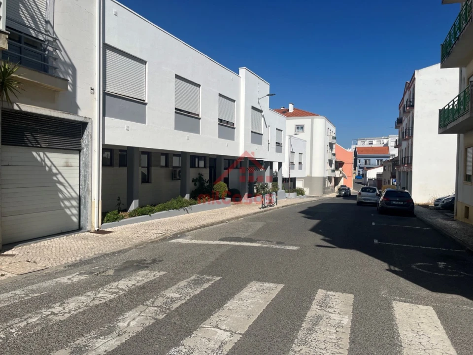Apartamento T3 para Arrendamento em Bombarral e Vale Covo Foto 26