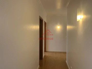 Apartamento T3 para Arrendamento em Bombarral e Vale Covo