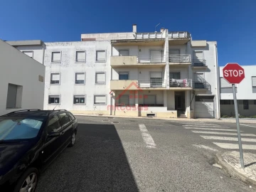 Apartamento T3 para Arrendamento em Bombarral e Vale Covo