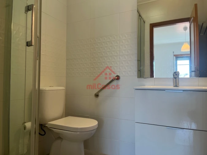 Apartamento T3 para Arrendamento em Bombarral e Vale Covo Foto 19
