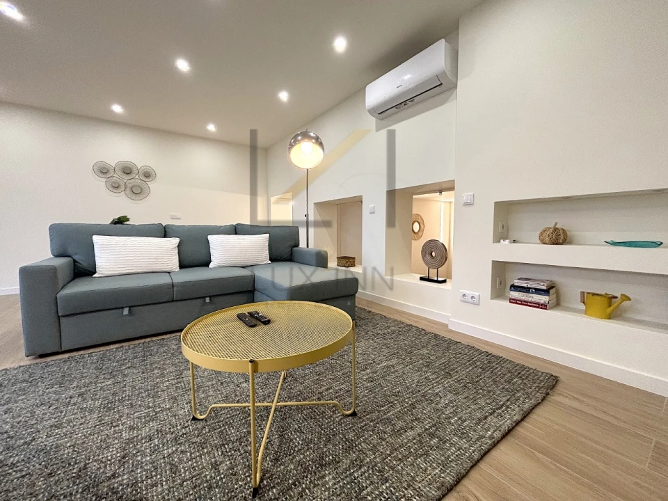 Apartamento T1 para Venda em Carcavelos e Parede Foto 1