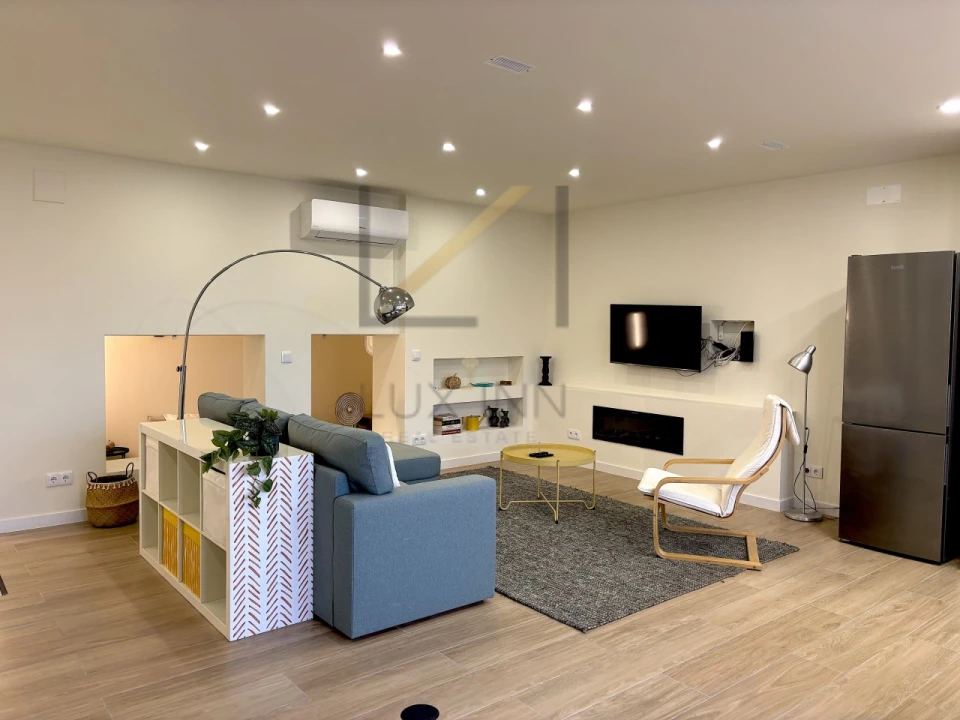 Apartamento T1 para Venda em Carcavelos e Parede Foto 3