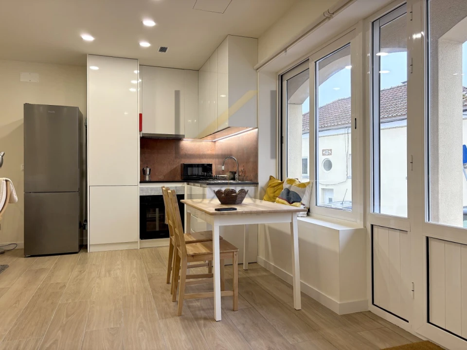 Apartamento T1 para Venda em Carcavelos e Parede Foto 5
