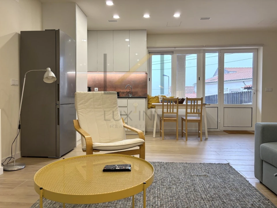 Apartamento T1 para Venda em Carcavelos e Parede Foto 6