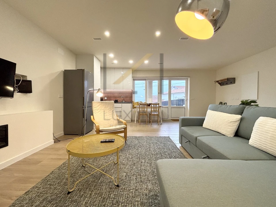 Apartamento T1 para Venda em Carcavelos e Parede Foto 7