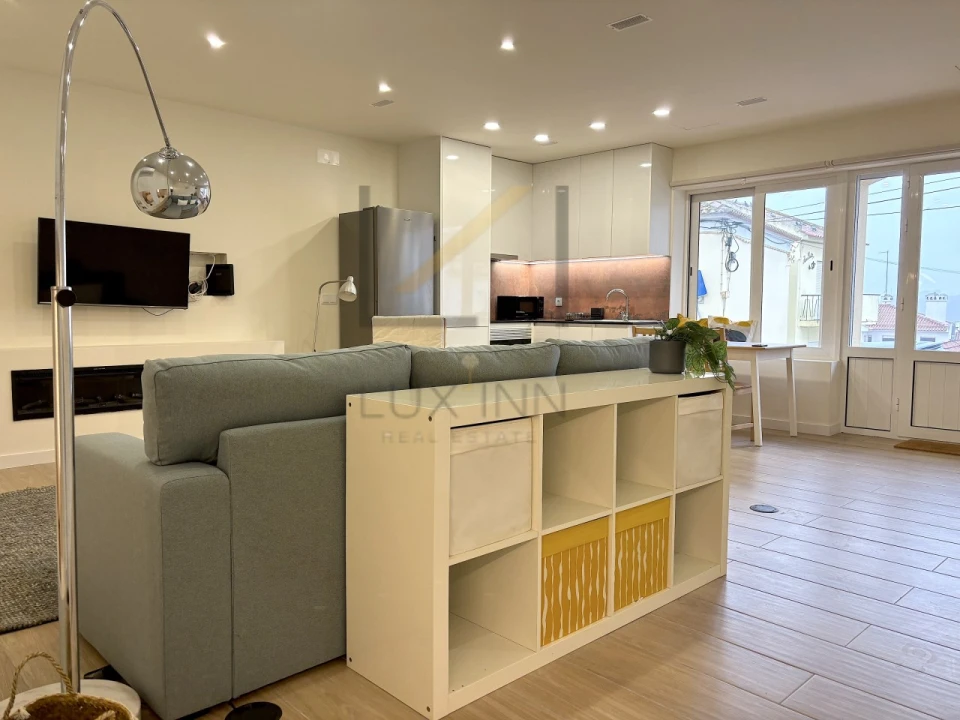 Apartamento T1 para Venda em Carcavelos e Parede Foto 8