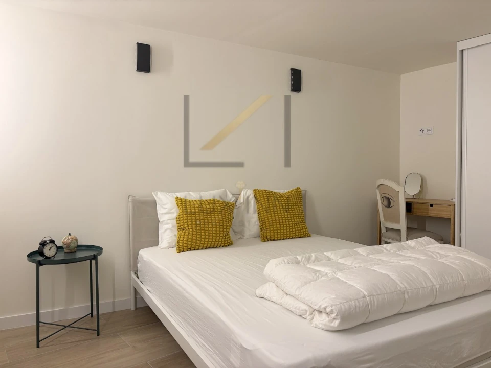 Apartamento T1 para Venda em Carcavelos e Parede Foto 11