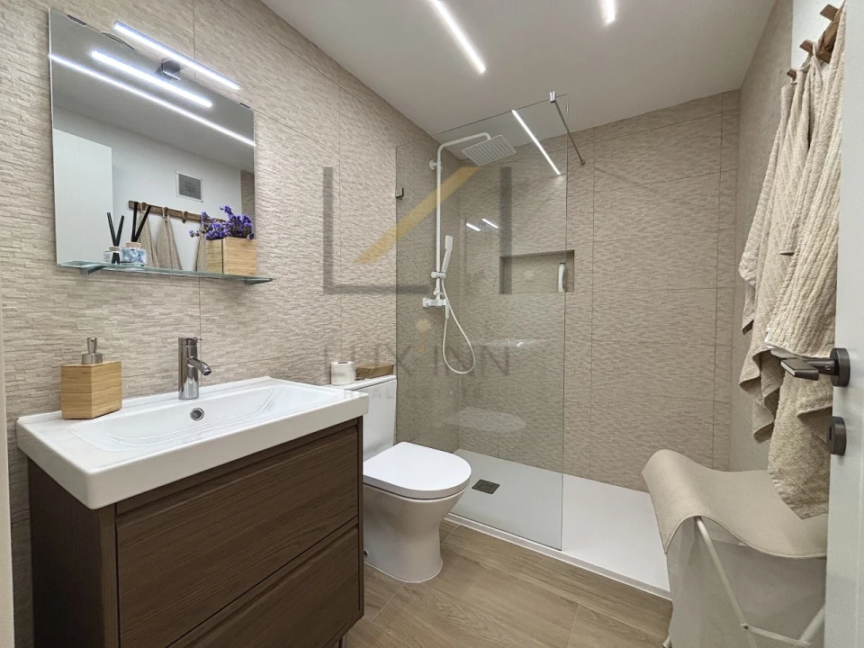 Apartamento T1 para Venda em Carcavelos e Parede Foto 14