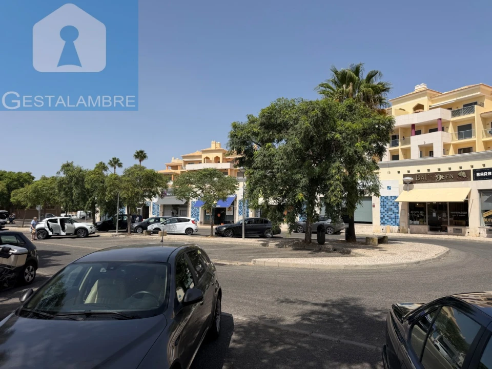 Loja para Venda em Albufeira e Olhos de Água Foto 1