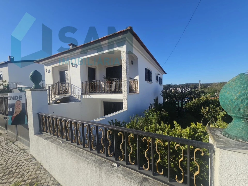 Moradia T2 para Venda em Santa Maria, São Pedro e Matacães Foto 5