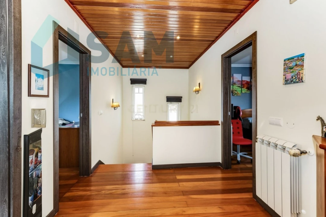 Moradia T4 para Venda em Carvoeira Foto 20