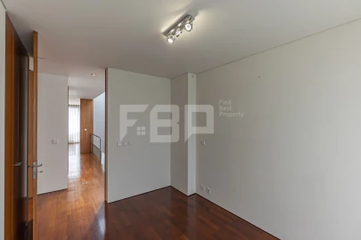 Moradia T4 para Venda em Perafita, Lavra e Santa Cruz do Bispo
