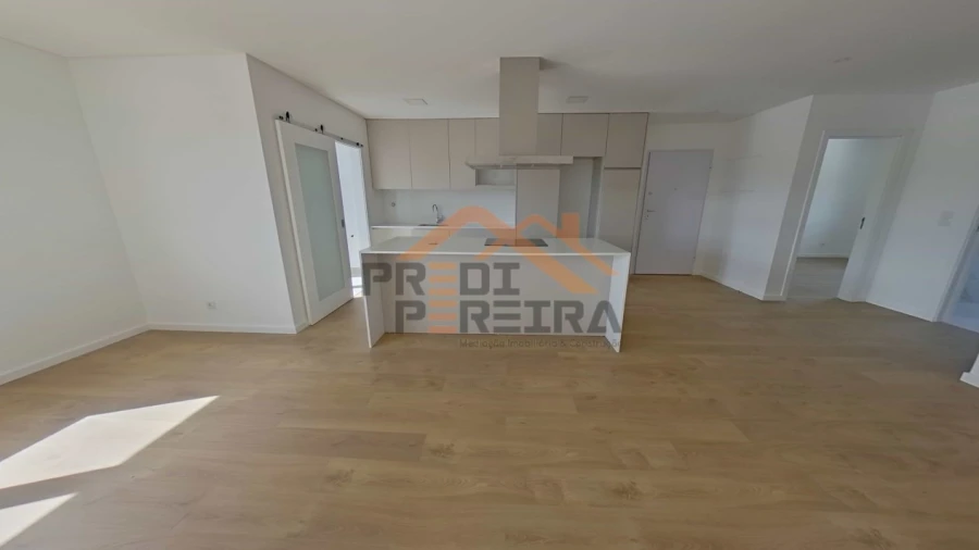 Apartamento T2 para Venda em Camarate, Unhos e Apelação