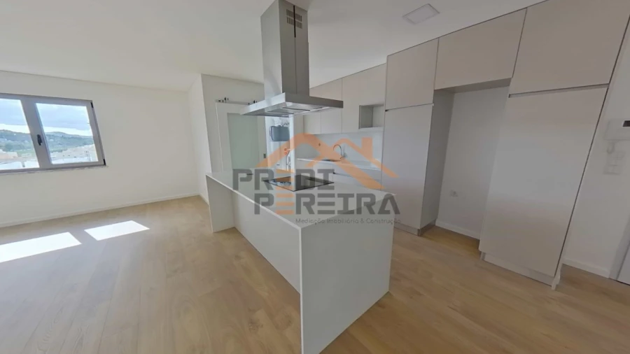 Apartamento T2 para Venda em Camarate, Unhos e Apelação
