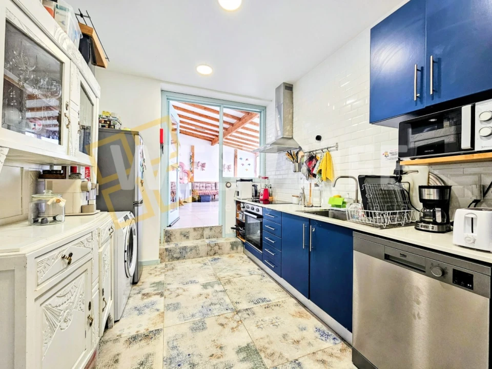Moradia T4 para Venda em Encarnação Foto 11