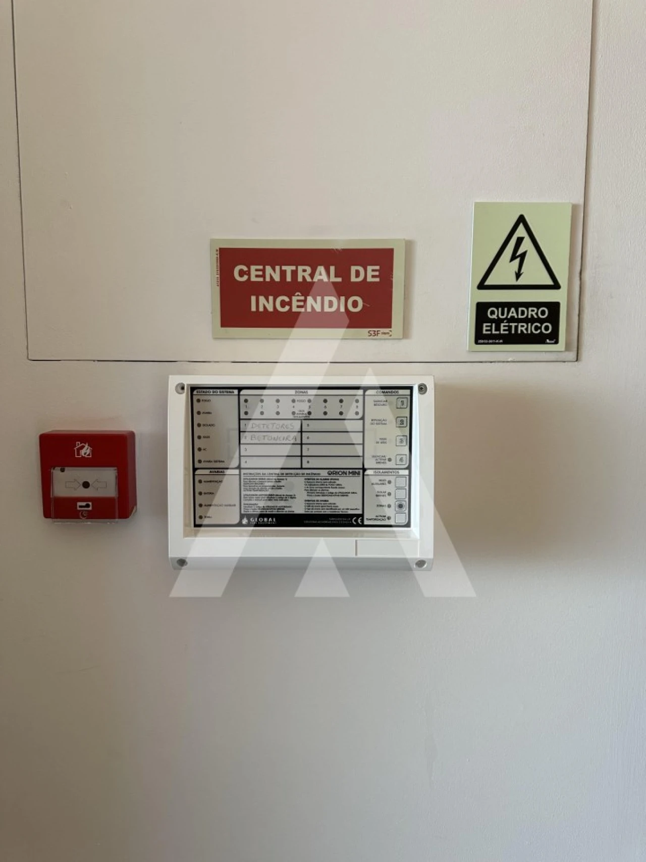 Loja para Arrendamento em São João da Madeira Foto 3