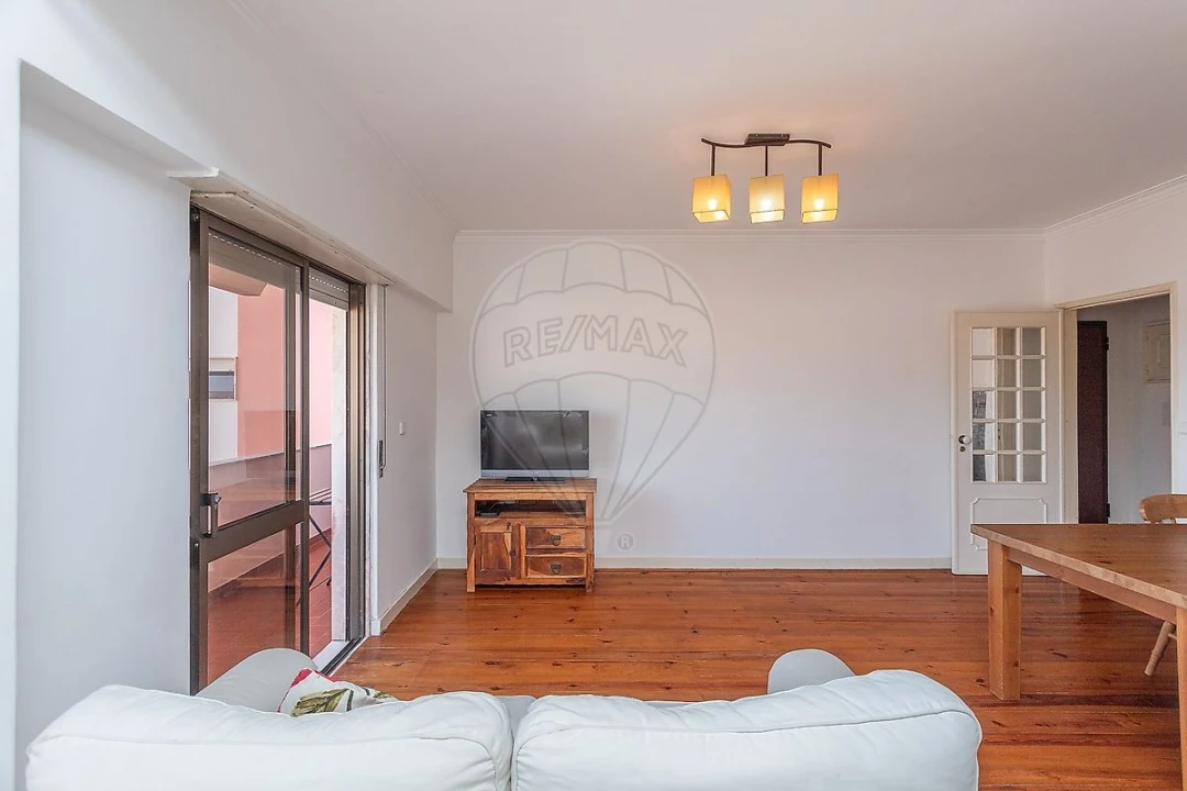 Apartamento T2 para Venda em São Domingos de Rana Foto 8