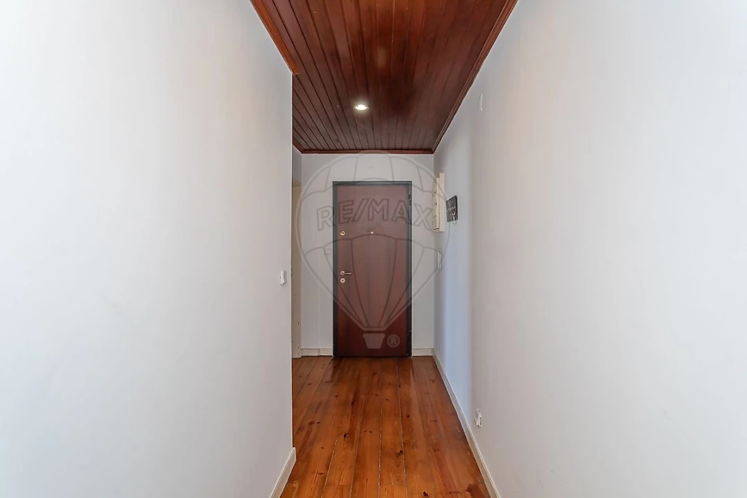 Apartamento T2 para Venda em São Domingos de Rana Foto 24