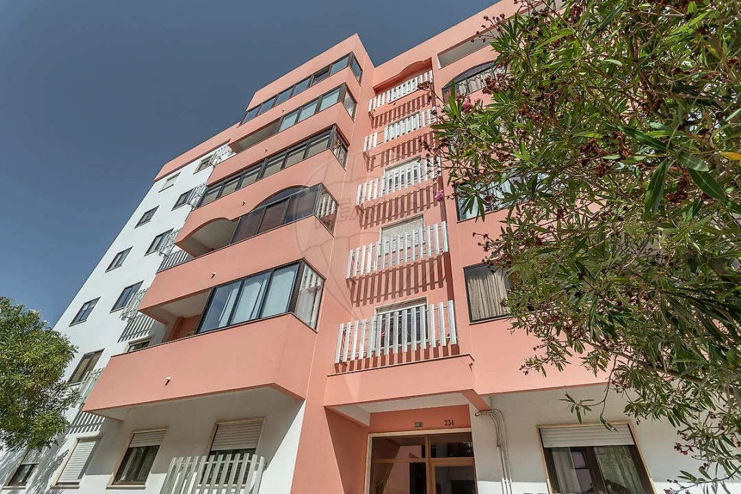 Apartamento T2 para Venda em São Domingos de Rana Foto 33