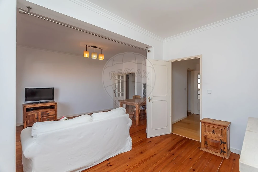 Apartamento T2 para Venda em São Domingos de Rana Foto 9