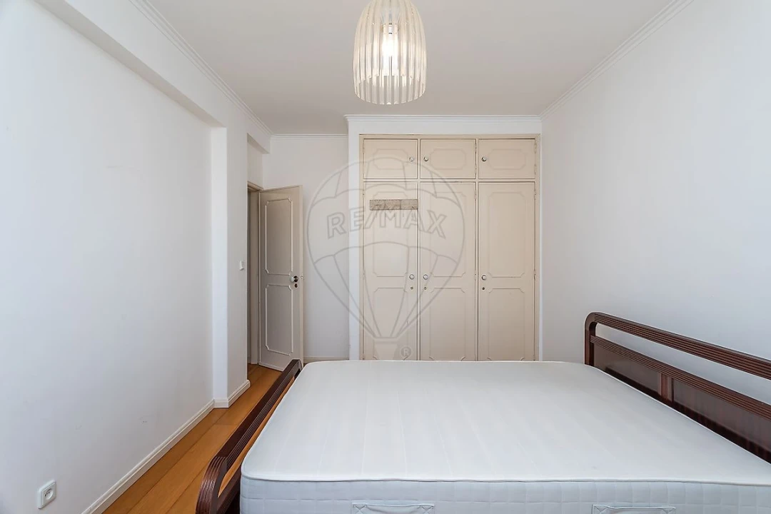 Apartamento T2 para Venda em São Domingos de Rana Foto 17