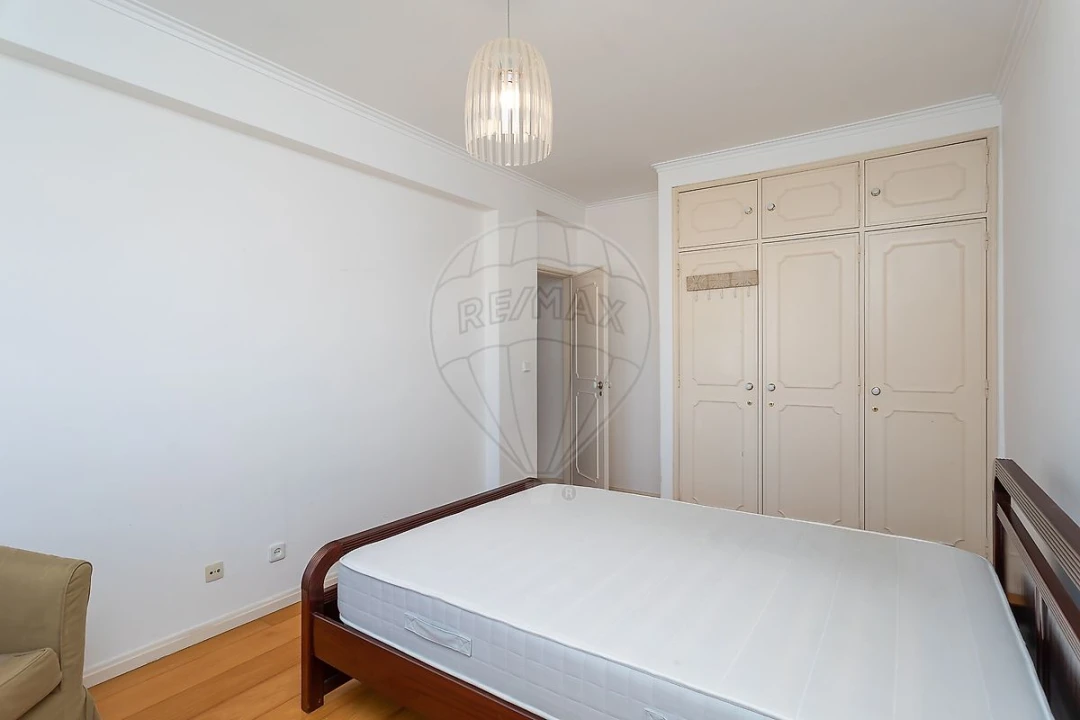Apartamento T2 para Venda em São Domingos de Rana Foto 16
