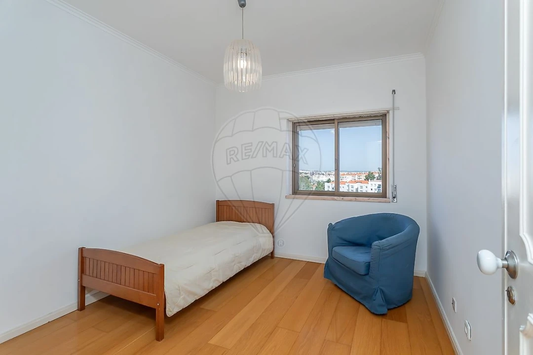 Apartamento T2 para Venda em São Domingos de Rana Foto 20
