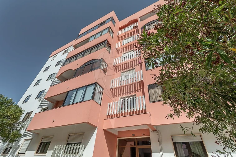Apartamento T2 para Venda em São Domingos de Rana Foto 33
