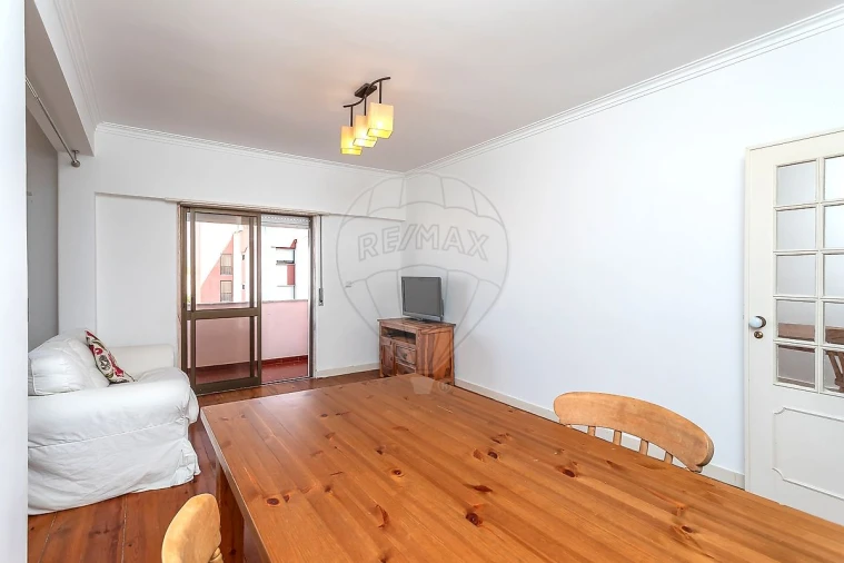 Apartamento T2 para Venda em São Domingos de Rana Foto 7