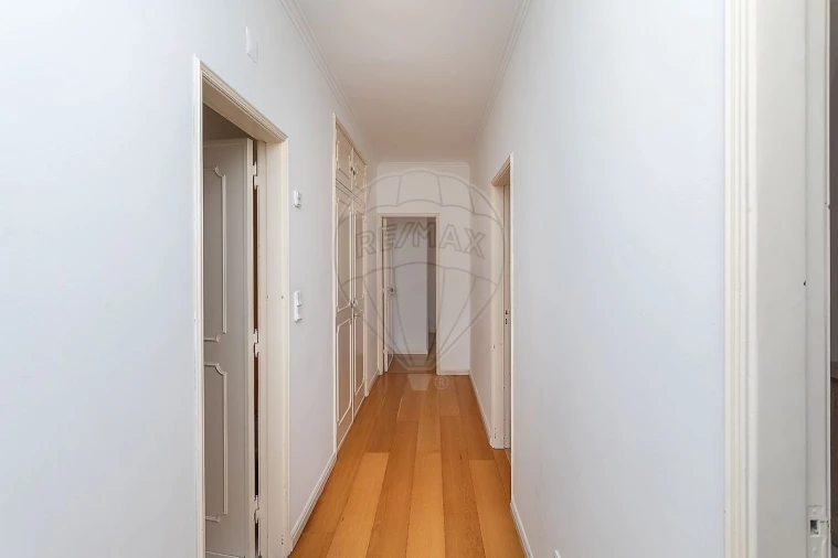 Apartamento T2 para Venda em São Domingos de Rana Foto 14