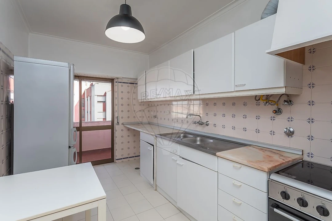 Apartamento T2 para Venda em São Domingos de Rana Foto 1