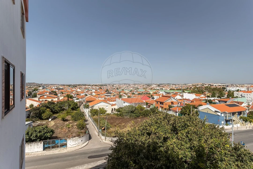 Apartamento T2 para Venda em São Domingos de Rana Foto 28