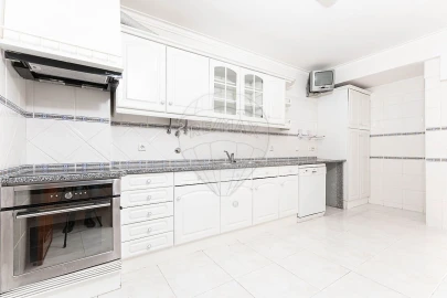 Apartamento T3 para Arrendamento em Arruda dos Vinhos